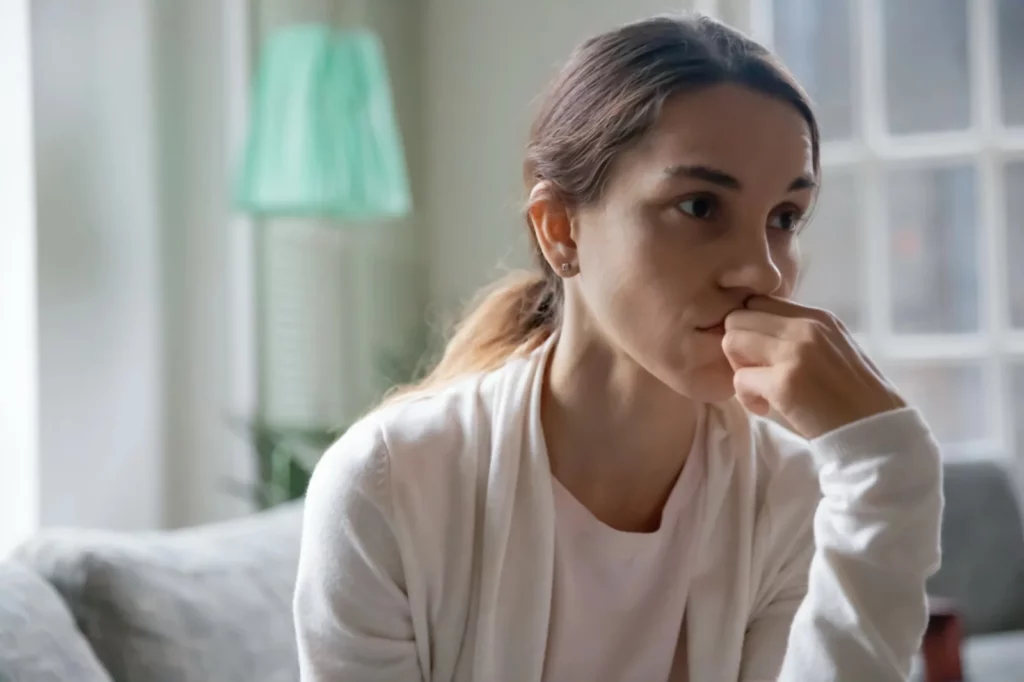 Pierwsze objawy menopauzy — kiedy się pojawiają i jak je rozpoznać